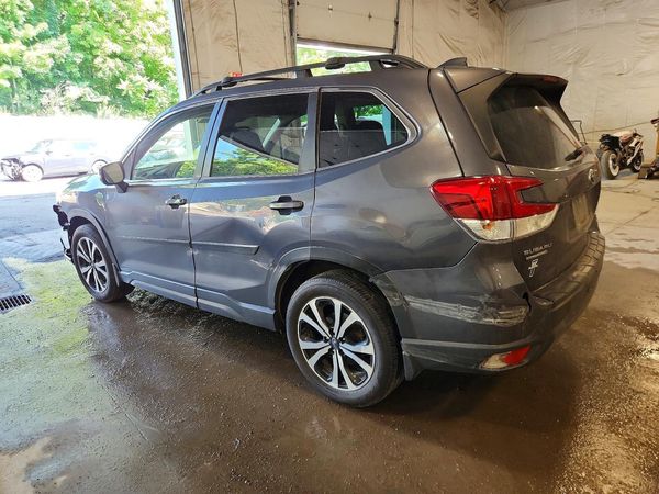 2022 SUBARU FORESTER