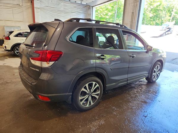 2022 SUBARU FORESTER