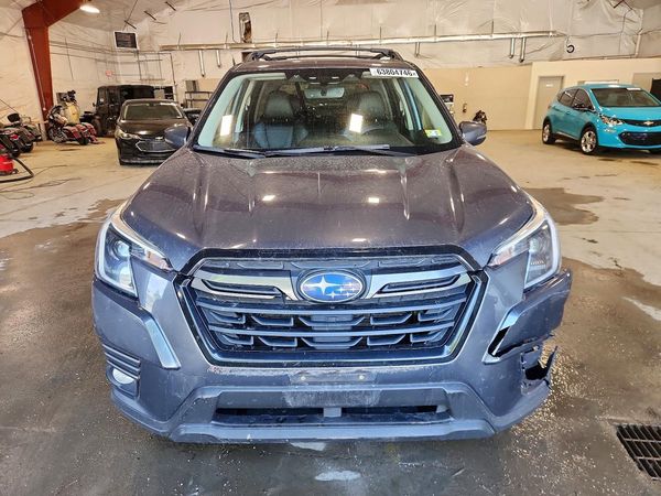 2022 SUBARU FORESTER