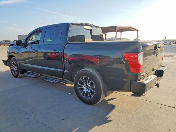 2021 NISSAN TITAN Crew Cab