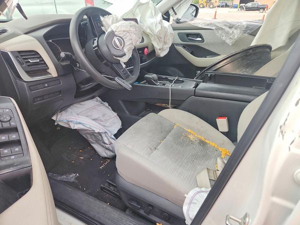 2023 NISSAN ROGUE SV — DENT
