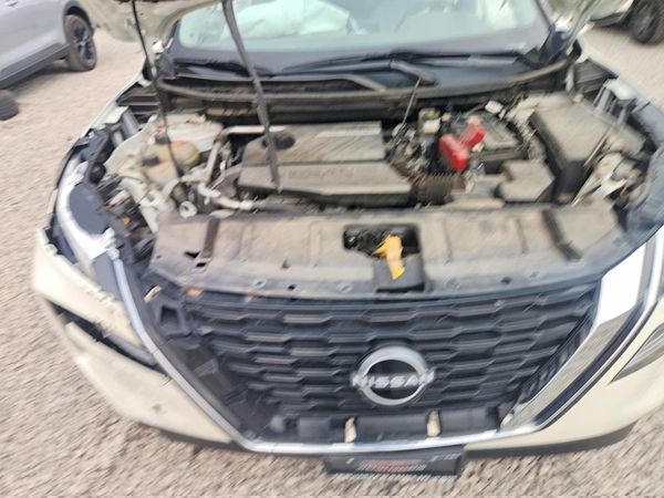 2023 NISSAN ROGUE SV — Engine bay