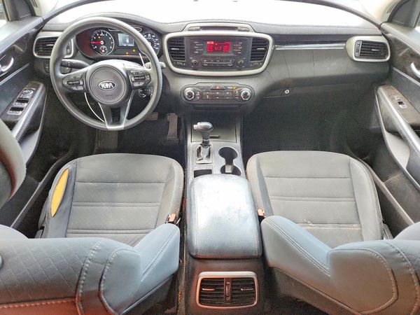 2016 KIA SORENTO L / LX
