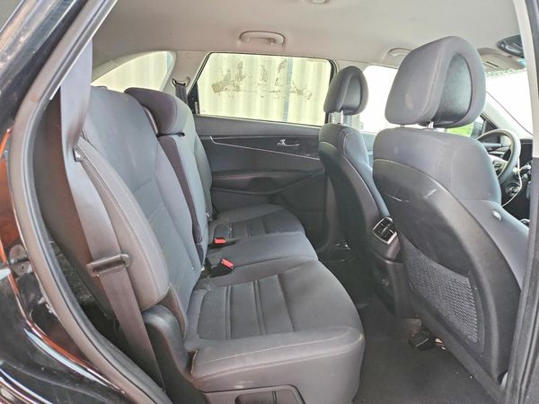 2016 KIA SORENTO L / LX