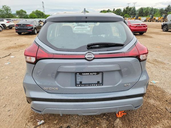 2024 NISSAN KICKS SV