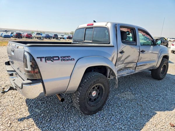 2015 TOYOTA TACOMA Delux Grade