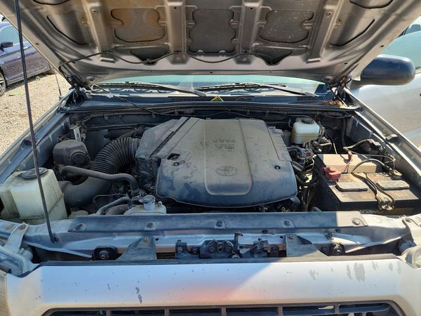 2015 TOYOTA TACOMA Delux Grade