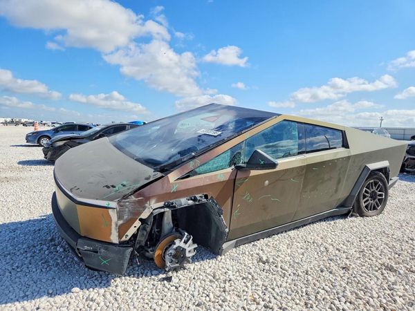 2024 TESLA CYBERTRUCK