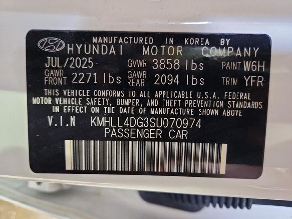 2025 HYUNDAI ELANTRA SE