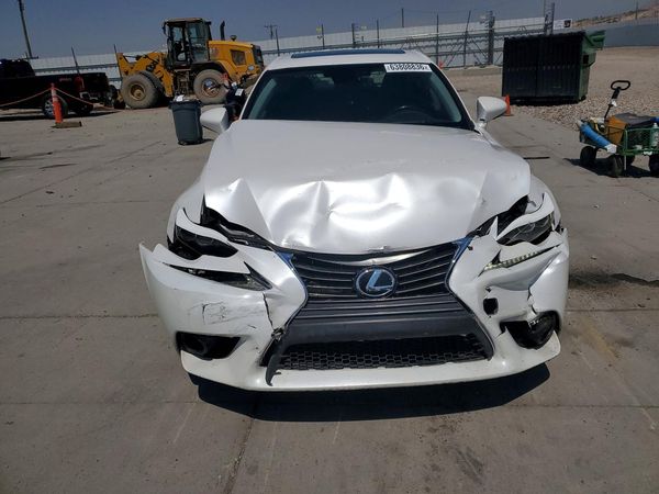 2016 LEXUS IS 300