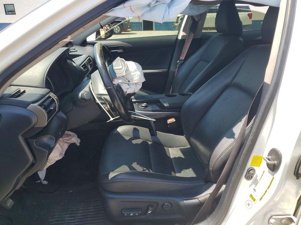 2016 LEXUS IS 300