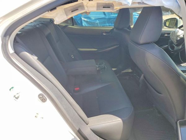 2016 LEXUS IS 300