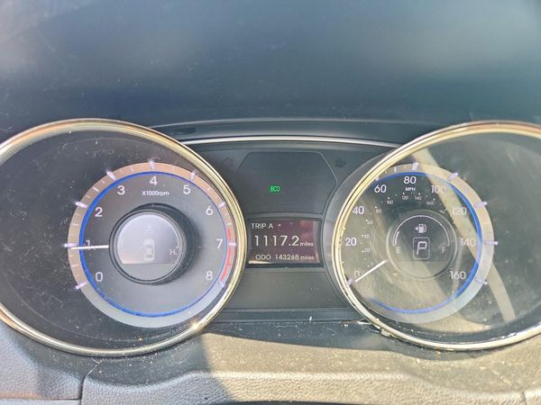 2012 HYUNDAI SONATA Middle level
