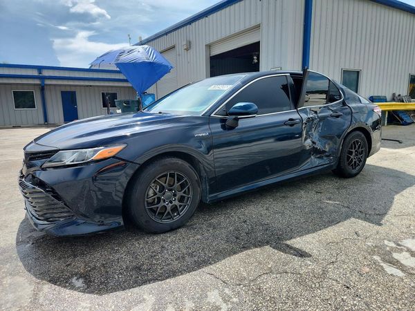 2018 TOYOTA CAMRY LE Hybrid