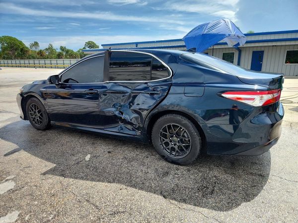2018 TOYOTA CAMRY LE Hybrid