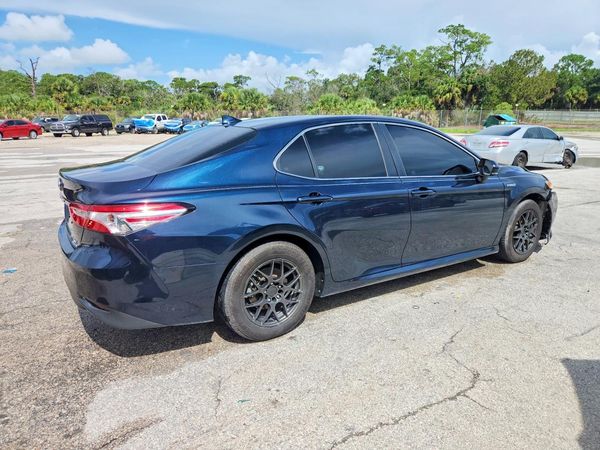 2018 TOYOTA CAMRY LE Hybrid