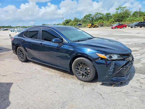 2018 TOYOTA CAMRY LE Hybrid