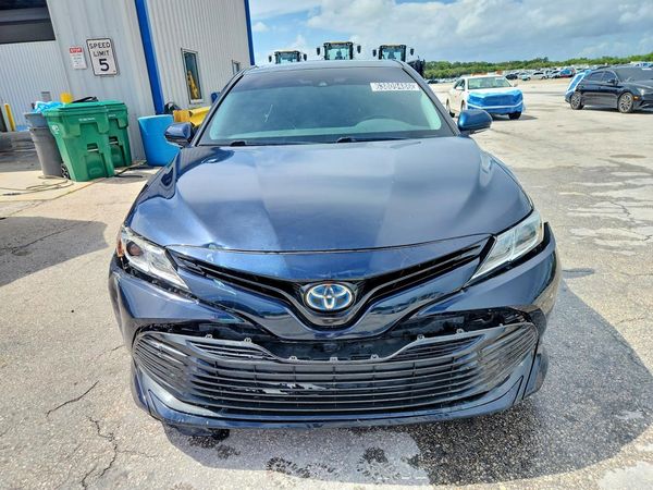 2018 TOYOTA CAMRY LE Hybrid