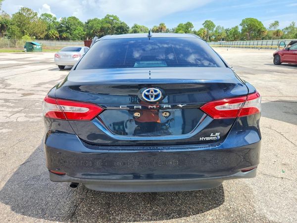 2018 TOYOTA CAMRY LE Hybrid