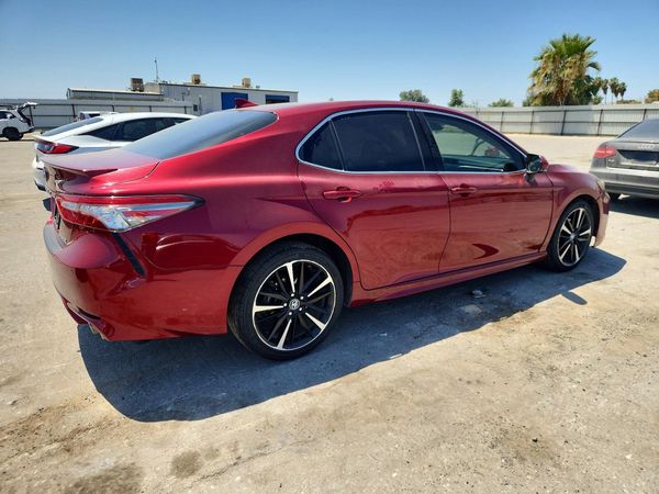 2018 TOYOTA CAMRY