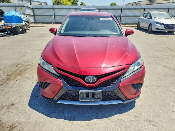 2018 TOYOTA CAMRY
