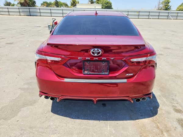 2018 TOYOTA CAMRY