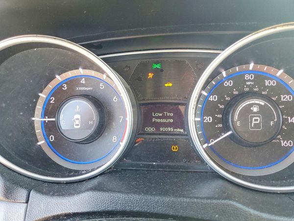 2012 HYUNDAI SONATA Middle-low level