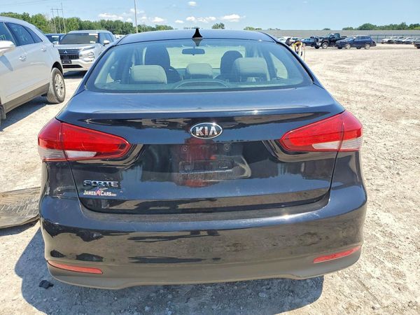2017 KIA FORTE LX Base