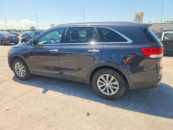 2017 KIA SORENTO L, LX