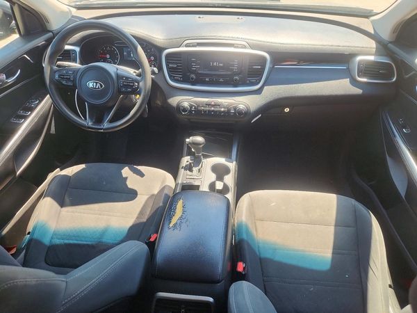 2017 KIA SORENTO L, LX