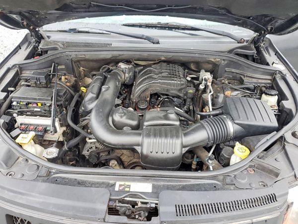 2013 JEEP CHEROKEE Laredo — Engine bay