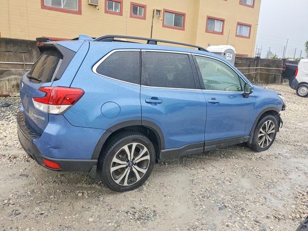 2021 SUBARU FORESTER Limited