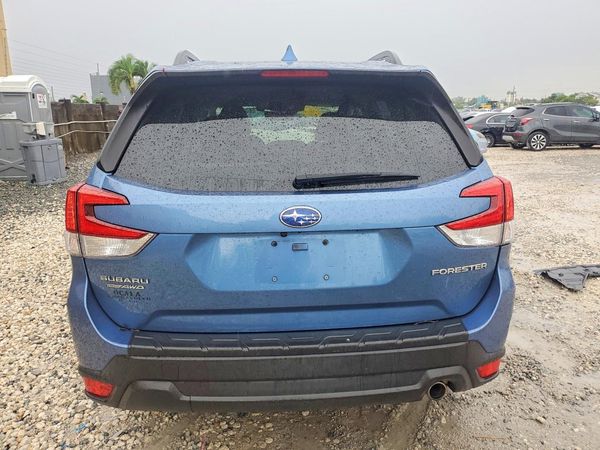 2021 SUBARU FORESTER Limited