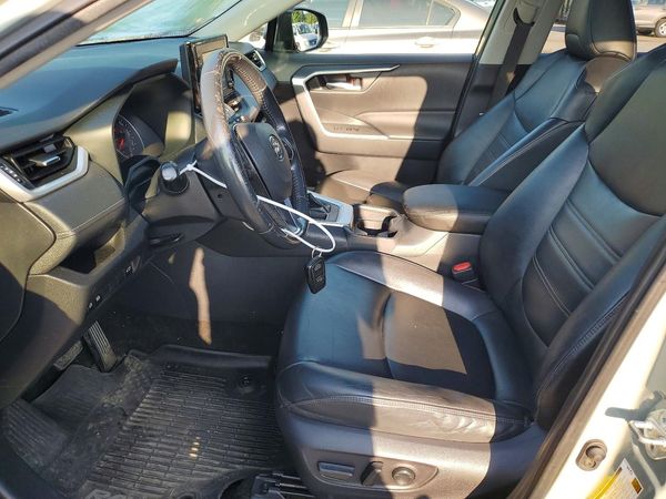 2019 TOYOTA RAV4 XLE Premium