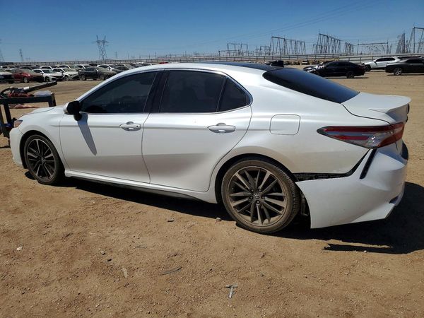 2019 TOYOTA CAMRY XLE/XSE