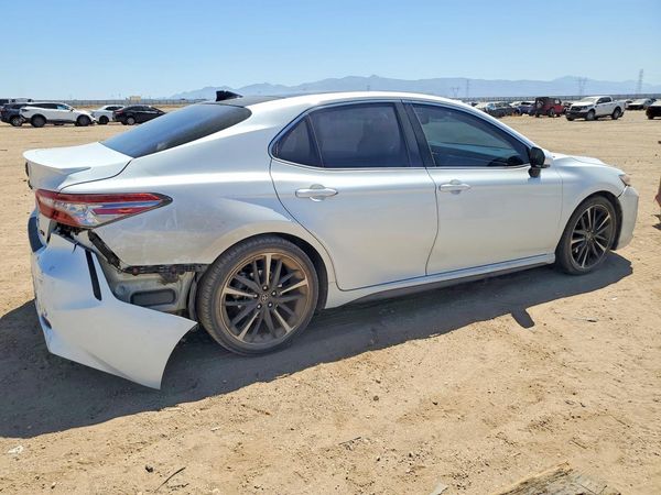 2019 TOYOTA CAMRY XLE/XSE
