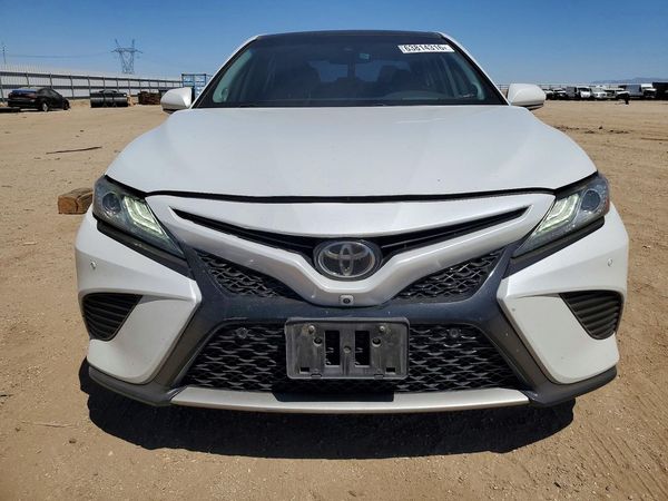 2019 TOYOTA CAMRY XLE/XSE