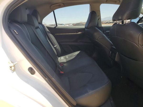2019 TOYOTA CAMRY XLE/XSE