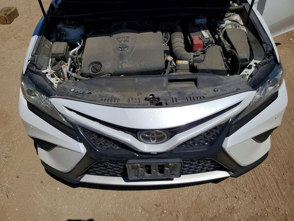 2019 TOYOTA CAMRY XLE/XSE
