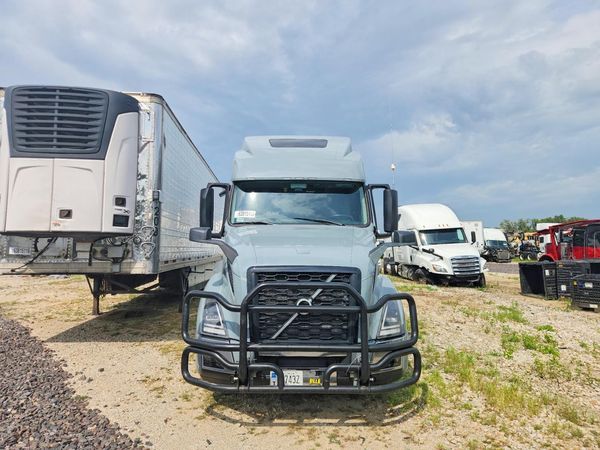 2024 VOLVO VN