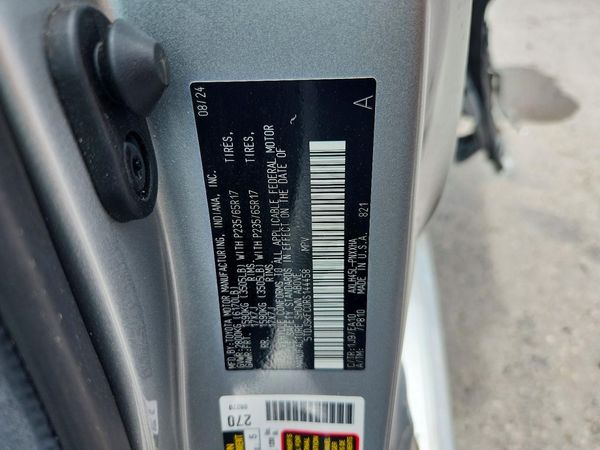 2024 TOYOTA SIENNA XLE