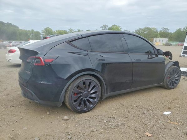2024 TESLA MODEL Y