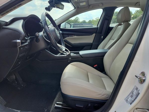 2023 MAZDA 3 Preferred Package
