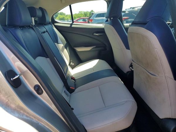 2021 LEXUS UX 250h Premium