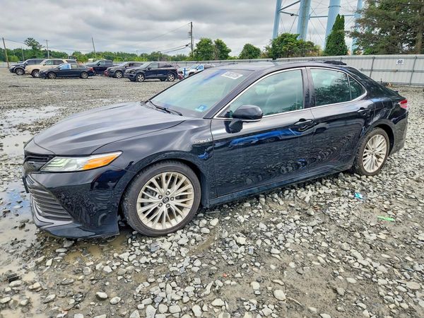 2018 TOYOTA CAMRY SE/XLE Hybrid
