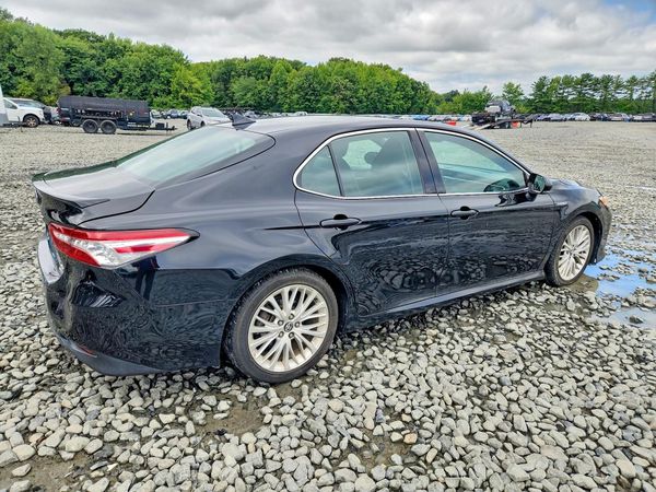 2018 TOYOTA CAMRY SE/XLE Hybrid