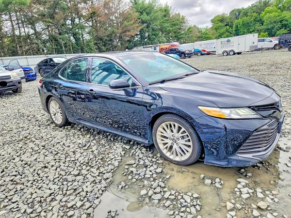 2018 TOYOTA CAMRY SE/XLE Hybrid