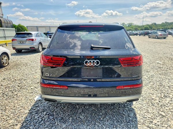 2017 AUDI Q7 quattro Premium Plus