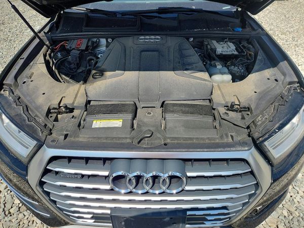 2017 AUDI Q7 quattro Premium Plus