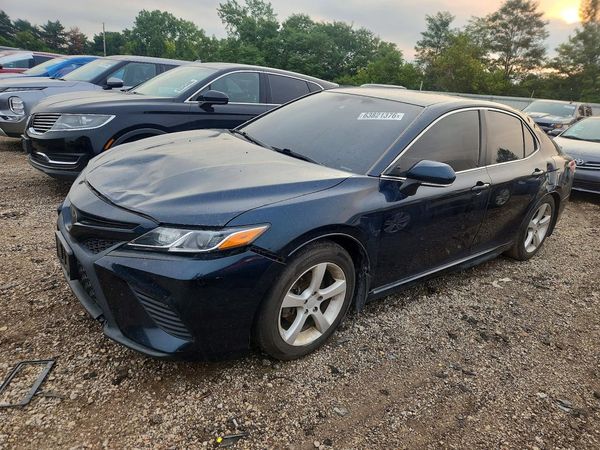 2018 TOYOTA CAMRY L/LE/SE/XLE — Front 3/4